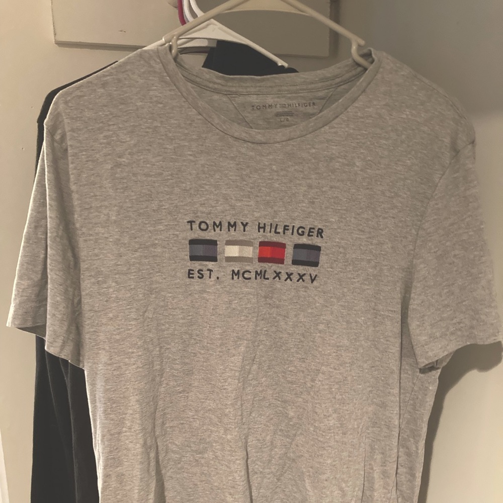 Tommy Hilfiger Gray shirt, size large